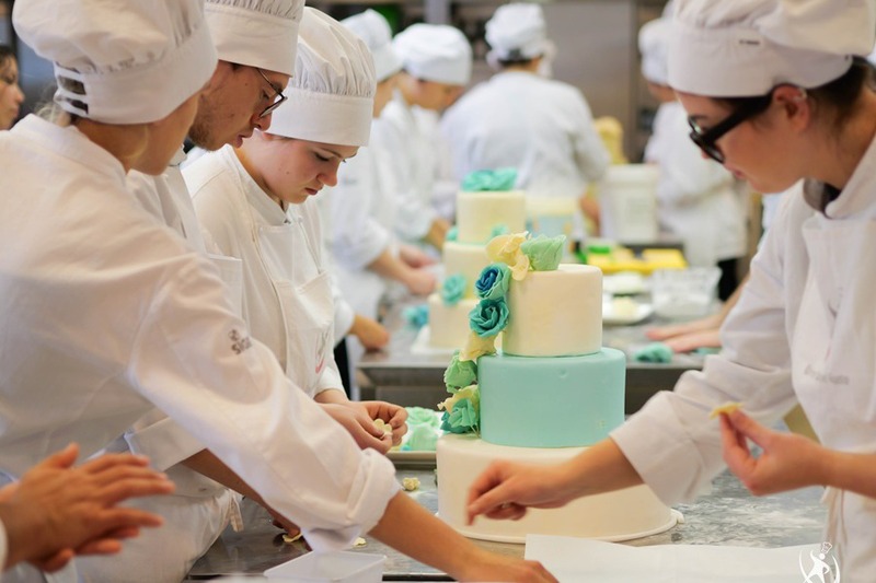 CUOCHI E PASTICCERI, DALLA SCUOLA ALL’IMPRESA CUOCHI E PASTICCERI, DALLA SCUOLA ALL’IMPRESA