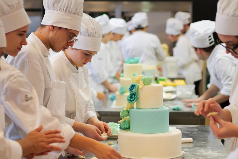Un'immagine di allievi al Corso Pasticcere a Qualifica Un'immagine di allievi al Corso Pasticcere a Qualifica