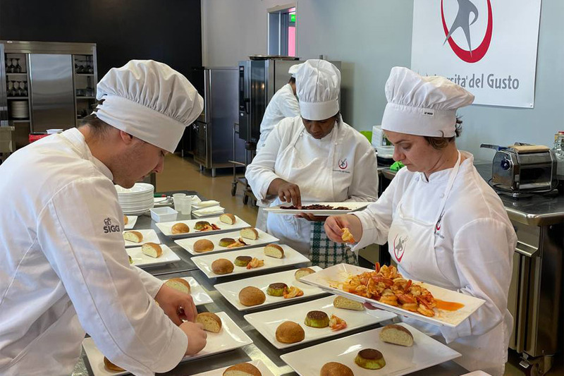 BORSA DI STUDIO PER CHI FREQUENTA CORSI FOOD E RISTORAZIONE BORSA DI STUDIO PER CHI FREQUENTA CORSI FOOD E RISTORAZIONE