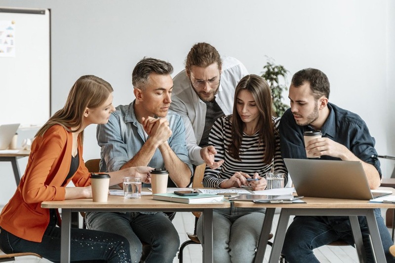 “LE PERSONALITÀ GENERAZIONALI: OLTRE PREGIUDIZI E STEREOTIPI”: COME FAVORIRE IL PASSAGGIO DI TESTIMONE IN AZIENDA